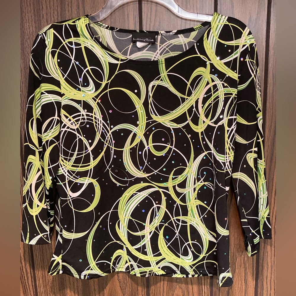 Brittany Black Top Green/White Circles 3/4 length sleeves w/sparkles